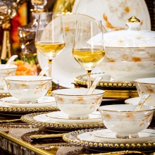 景德镇碗碟套装家用轻奢骨瓷餐具整套碗盘碟筷勺高档新婚乔迁之喜 微波炉适用 | 高档礼盒 70件套